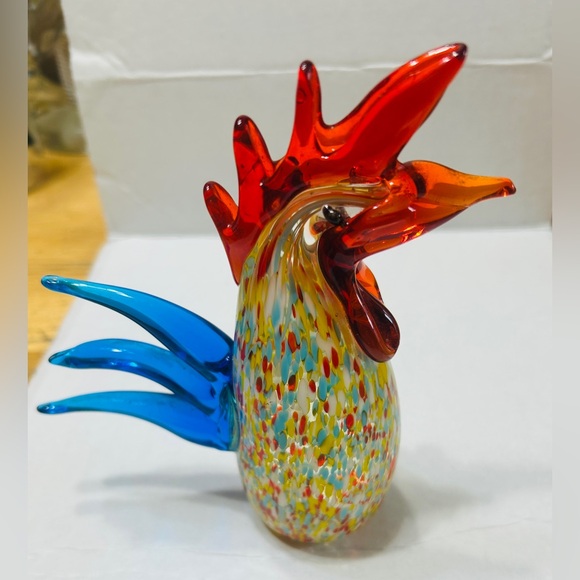 Rooster, murano glass style, bright vibrant colors. NO blemishes. Approx 6” tall - Picture 3 of 6